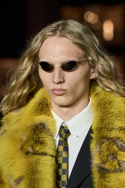 Look 106